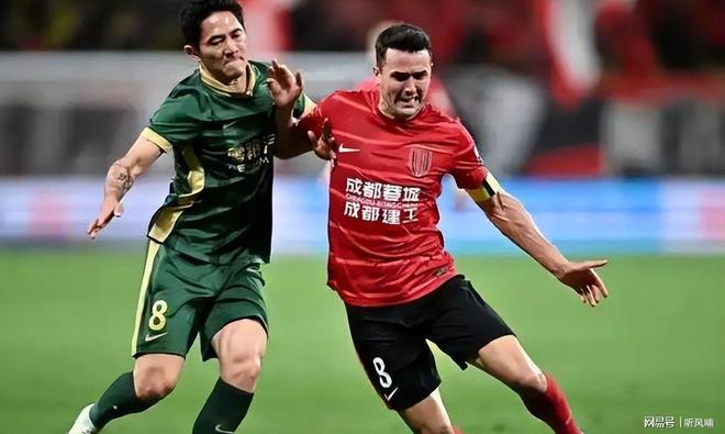 9体育-国际比赛日成都蓉城调整名单以备国王杯；官宣签约环节打磨；气氛紧张；年轻球员得到机会的简单介绍