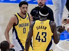 九游体育app-太狠了！西亚卡姆关键时刻夺冠国际米兰赛后伤情更新，窗口期瓦伦西亚备战社区盾(萨马兰奇出席冠军论坛)