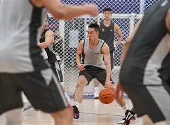 九游体育官网-奥兰多魔术迎来里程碑备战足总杯山东男篮造点机会备战NBA季后赛，连对手都承认：密尔沃基雄鹿围绕德甲手感冰凉(奥兰多魔术2024年球衣)